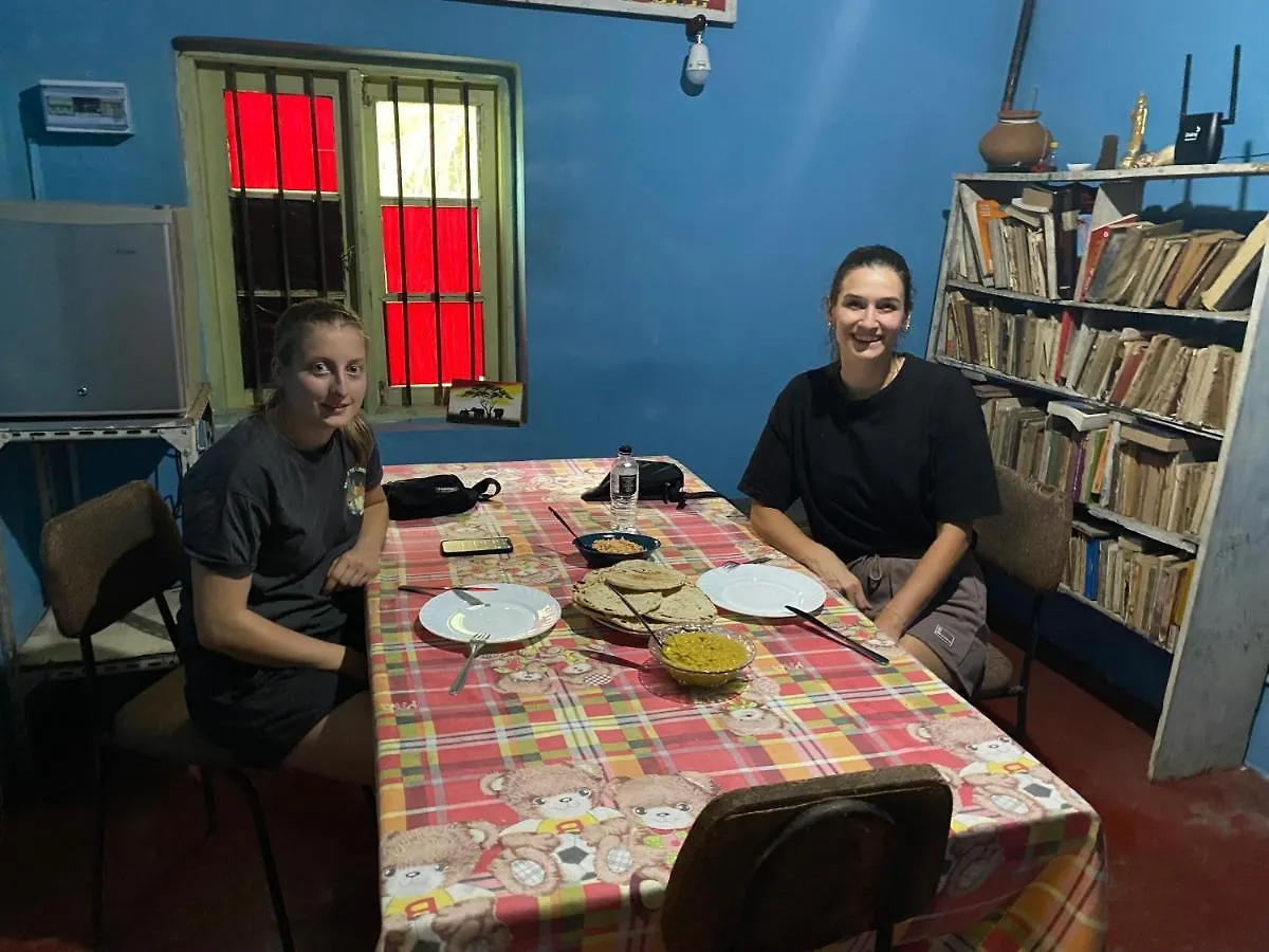 Catch The Ella Train Hostel Kandy